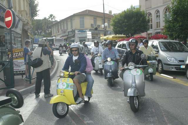 VESPAS ET BIKINIS149.JPG